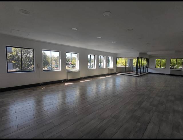 198M² OFFICE TO LET IN BRYANSTON